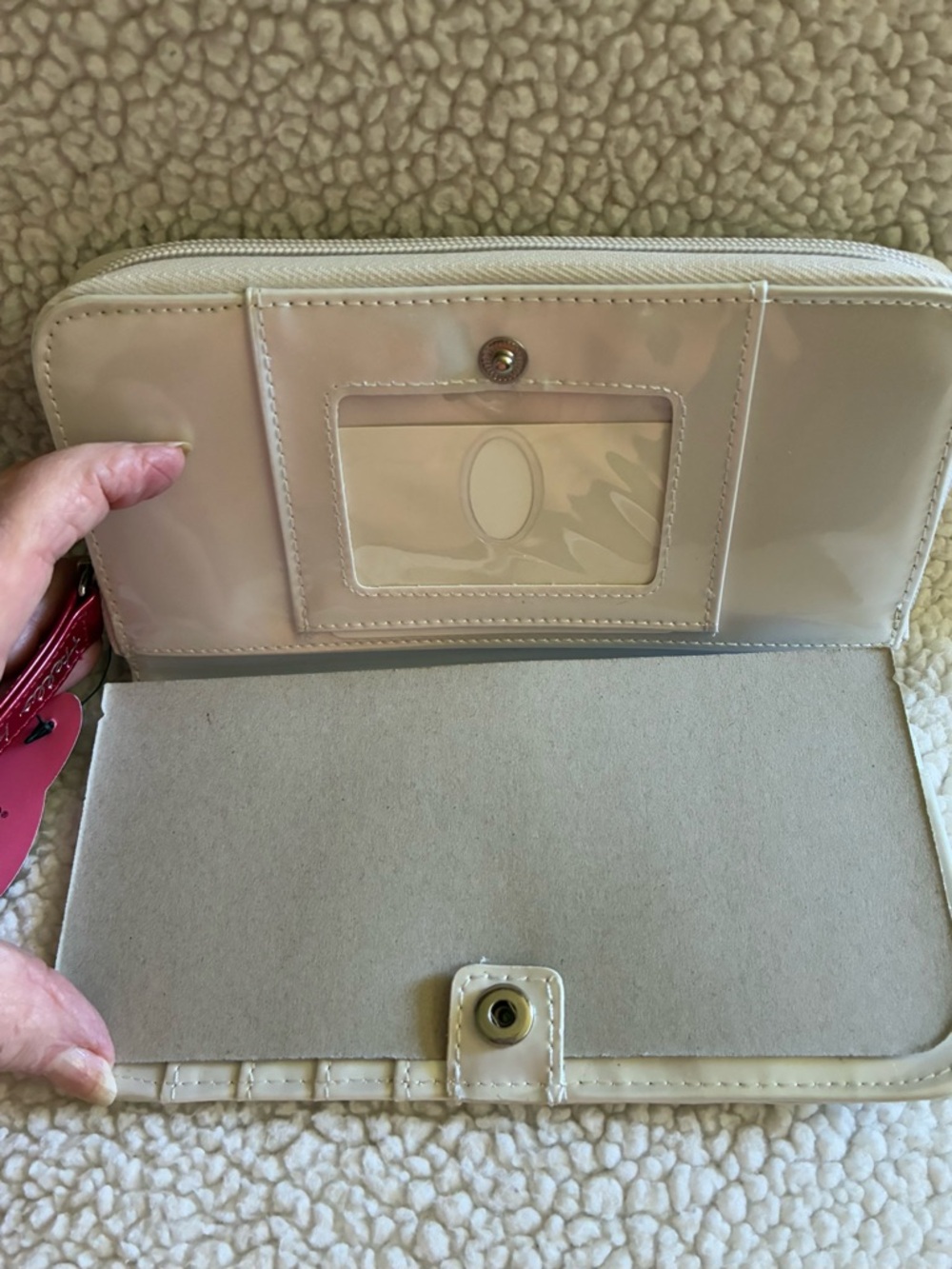 NWT! Loungefly Hello Kitty Quilted Zip Around Wallet White with Red Bow Accent - Picture 10 of 16